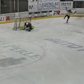 Jonas Oberrauch segna il 6-1 su rigore Jonas Oberrauch segna il 6-1 su rigore