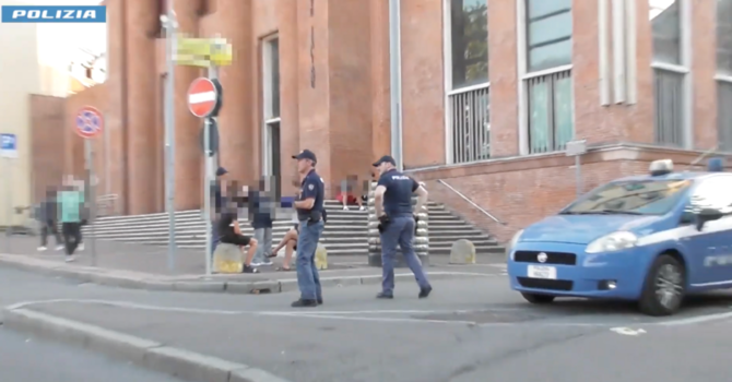 Controlli ad alto impatto a Varese: tre Daspo Willy e 90 persone identificate
