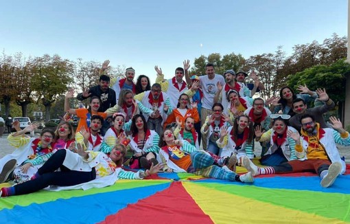 I clown con il naso rosso a Sesto Calende negli anni scorsi