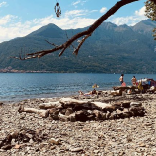 La spiaggia di Ronco delle monache a Maccagno