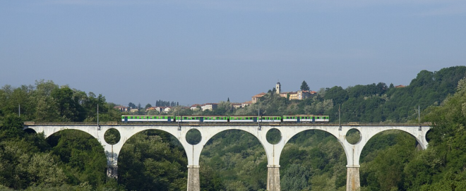 Ponte ferroviario di Malnate, l’Amministrazione replica: «Nessuna inerzia, già avviato il confronto con FNM»