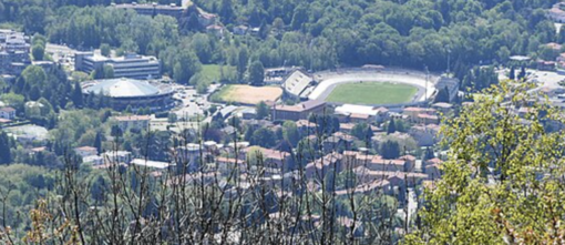 A sinistra il Lino Oldrini, a destra il Franco Ossola, più in alto (non visibile) il Campus: ecco il cuore di quella che è già una "cittadella sportiva" a Masnago A sinistra il Lino Oldrini, a destra il Franco Ossola, più in alto (non visibile) il Campus: ecco il cuore di quella che è già una "cittadella sportiva" a Masnago