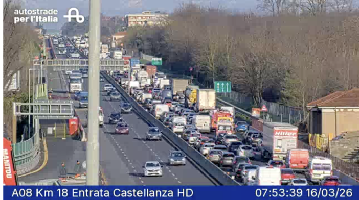La situazione del traffico a Castellanza (foto webcam Autostrade per l'Italia)