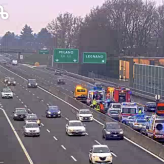 Le immagini dell'incidente riprese dalla telecamera di Autostrade per l'Italia