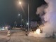 FOTO. Paura nella notte a Sesto Calende, auto prende fuoco: illese le due persone a bordo