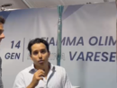 Matteo Cesarini e Alessandro Andreoni in Fiera: alle loro spalle le torce olimpiche che potrannno essere viste da vicino in questi giorni alla Schiranna da tutti i varesini e gli appassionati Matteo Cesarini e Alessandro Andreoni in Fiera: alle loro spalle le torce olimpiche che potrannno essere viste da vicino in questi giorni alla Schiranna da tutti i varesini e gli appassionati