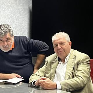 L'assessore allo Sport del Comune di Varese Stefano Malerba insieme a Giuseppe Marzotto, rappresentante della Varese Turf &amp; Sport srl