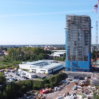 Il cantiere del nuovo grattacielo di Saronno Il cantiere del nuovo grattacielo di Saronno
