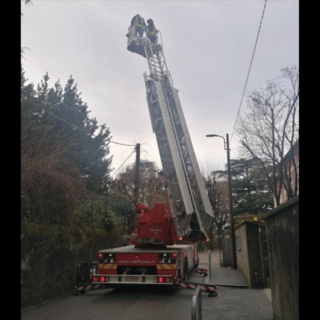 I vigili del fuoco durante le operazioni