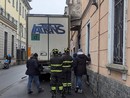Il balcone sfondato dal camion (foto tratta da IlSaronno.it) Il balcone sfondato dal camion (foto tratta da IlSaronno.it)