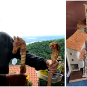 Lino Biagini al Sacro Monte dove intaglia manici di bastone per farne piccole opere d’arte. A destra la riproduzione fatta con tappi di sughero modellati dell’ingresso del Santuario, con il campanile, il pozzo e la gradinata che sale verso lo spiazzo
