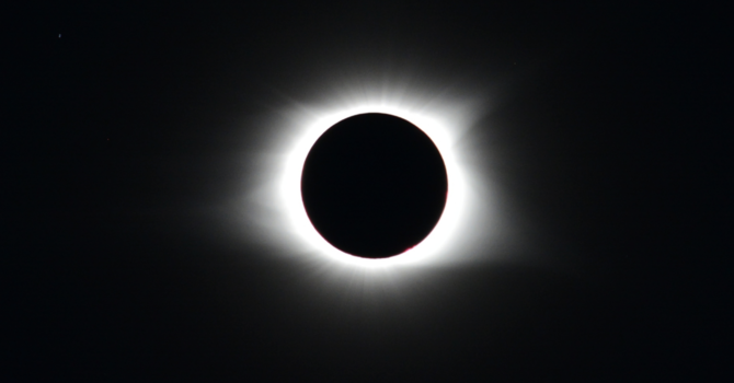 L'immagine di un'eclissi sul sito del Centro Geofisico Prealpino L'immagine di un'eclissi sul sito del Centro Geofisico Prealpino