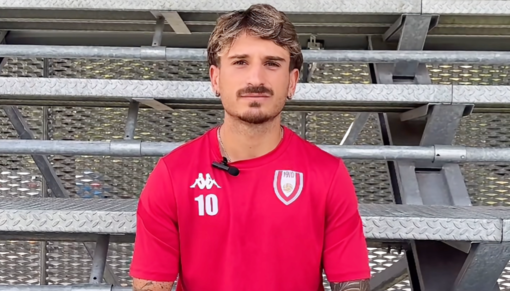 Daniele Favale, attaccante di 24 anni di Moncalieri protagonista del 3-0 al Gavirate (foto dal profilo Facebook ufficiale del Varese) Daniele Favale, attaccante di 24 anni di Moncalieri protagonista del 3-0 al Gavirate (foto dal profilo Facebook ufficiale del Varese)