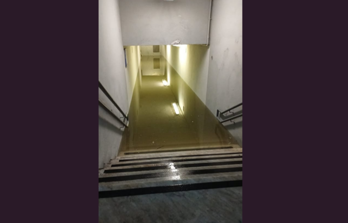 Il sottopasso ferroviario pedonale di Vergiate completamente allagato