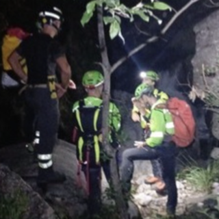 Il soccorso alpino al lavoro Il soccorso alpino al lavoro