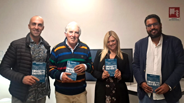 "Soggetti smarriti" a Porto Ceresio, una serata che lascia tutti più "ricchi" "Soggetti smarriti" a Porto Ceresio, una serata che lascia tutti più "ricchi"