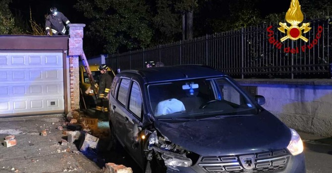 Le immagini dell'incidente di stanotte a Somma Lombardo Le immagini dell'incidente di stanotte a Somma Lombardo