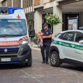 L'intervento di ambulanza e forze dell'ordine stamattina a Saronno (foto tratta da IlSaronno.it) L'intervento di ambulanza e forze dell'ordine stamattina a Saronno (foto tratta da IlSaronno.it)