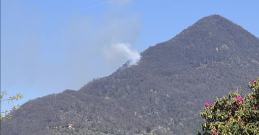 Laveno, incendio sotto controllo ma le operazioni proseguono Laveno, incendio sotto controllo ma le operazioni proseguono