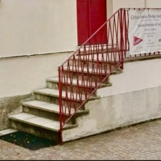 La scala d'ingresso al Circolo Velico di Cerro