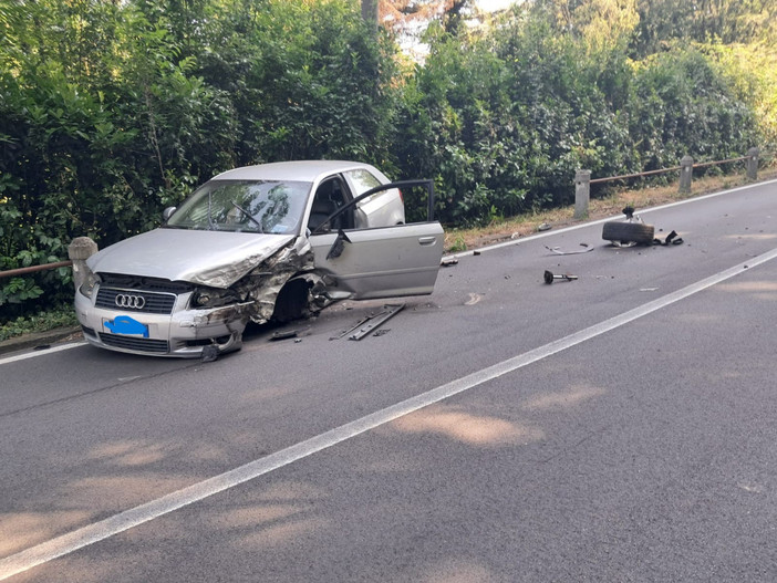 Le immagini dell'incidente stradale avvenuto sulla provinciale a Ternate Le immagini dell'incidente stradale avvenuto sulla provinciale a Ternate