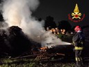 L'intervento dei vigili del fuoco in via Giotto a Tradate L'intervento dei vigili del fuoco in via Giotto a Tradate