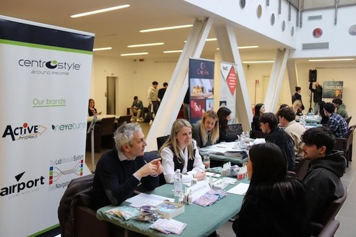Talent Day: gli studenti simulano un colloquio di lavoro con le imprese varesine