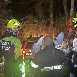 Donna di 73 anni si perde nei boschi di Tronzano, ritrovata sana e salva dai soccorritori Donna di 73 anni si perde nei boschi di Tronzano, ritrovata sana e salva dai soccorritori