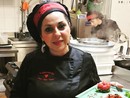 Tina Piccolomo nel suo regno, la cucina del ristorante Fra.Mar.Tina Tina Piccolomo nel suo regno, la cucina del ristorante Fra.Mar.Tina