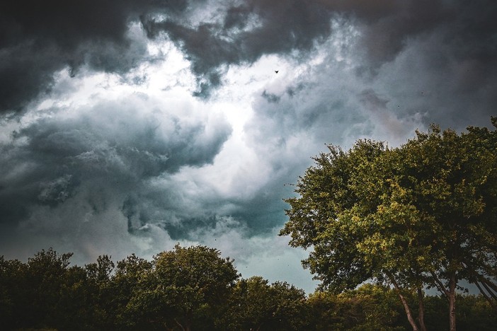 METEO. Domani torna la pioggia, ma attenzione ai temporali: «Potranno essere intensi e con grandine» METEO. Domani torna la pioggia, ma attenzione ai temporali: «Potranno essere intensi e con grandine»
