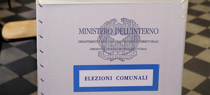 Nove sindaci eletti in provincia di Varese: tra continuità e astensionismo e con i "ribaltoni" di Laveno e Luino Nove sindaci eletti in provincia di Varese: tra continuità e astensionismo e con i "ribaltoni" di Laveno e Luino