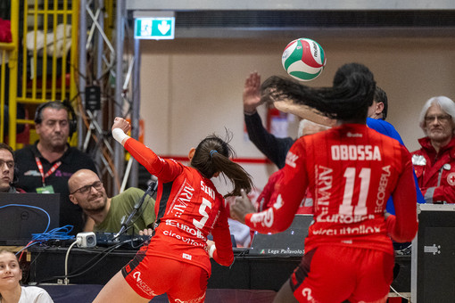 Una Uyba stanca e senza energie cede nettamente a Bergamo (3-0) Una Uyba stanca e senza energie cede nettamente a Bergamo (3-0)