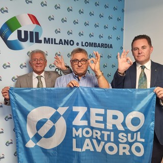 Il segretario generale regionale della Uil Enrico Vizza con i consigliere Gallizzi e Marrelli