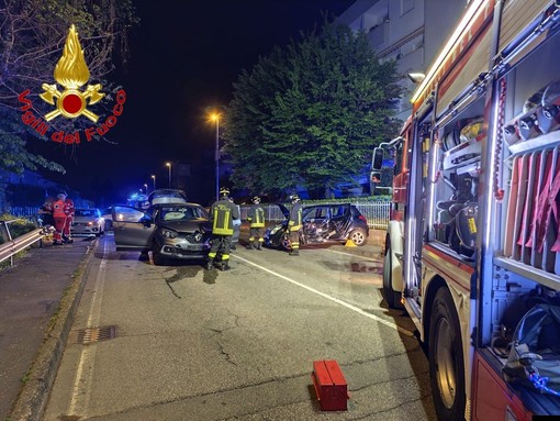 Le immagini dell'incidente stradale di via Rodari a Varese