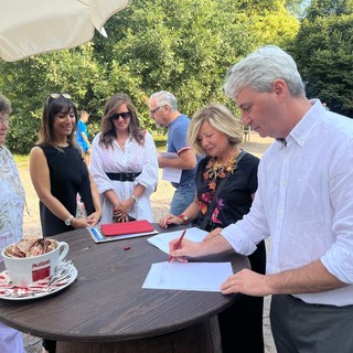 La firma dei Patti di Quartiere del sindaco Galimberti con i Consigli 3 e 4