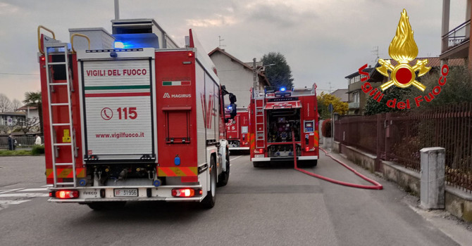 L'intervento dei vigili del fuoco a Venegono Inferiore L'intervento dei vigili del fuoco a Venegono Inferiore