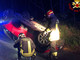 Le immagini dell'auto ribaltata stanotte in via per Golasecca a Vergiate