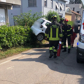 Le immagini dell'incidente avvenuto nel pomeriggio di oggi in via Tagliamento a Varese