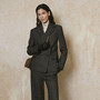 Quando eleganza e contemporaneità trovano un perfetto equilibrio: la visione di Weekend Max Mara Quando eleganza e contemporaneità trovano un perfetto equilibrio: la visione di Weekend Max Mara
