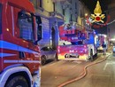FOTO. Incendio in uno scantinato di un palazzo di via Orrigoni a Varese: evacuate due persone di cui una allettata