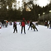 A SPASSO NEL WEEKEND. C'è già aria di Natale a Varese e in provincia, con pista di pattinaggio e mercatini. Ma ci sono anche la festa del cioccolato e dei Brutti e Buoni
