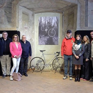 L'inaugurazione della mostra sul ciclocross in provincia di Varese il Sala Veratti
