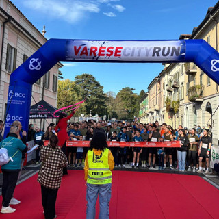 La Varese City Run colora la città e stabilisce il record di partecipanti: al via più di duemila podisti