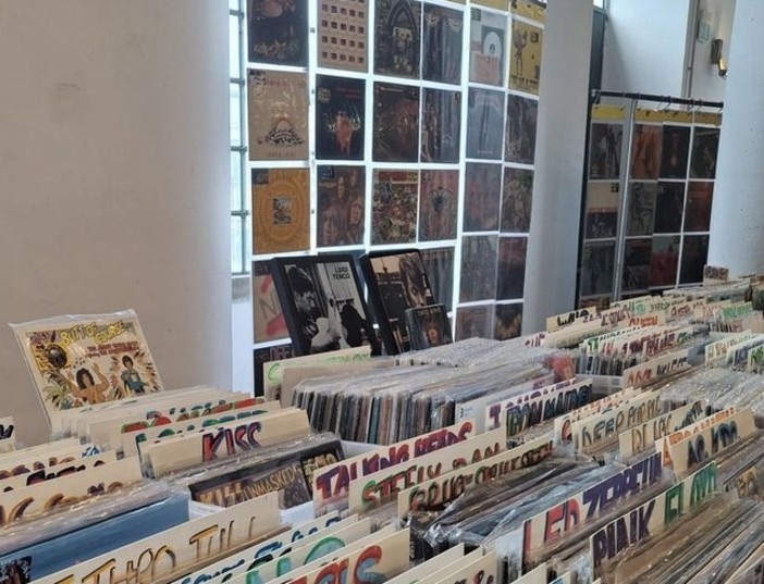 "Busto Arsizio in vinile" conquista il palazzo: good vibrations in Municipio "Busto Arsizio in vinile" conquista il palazzo: good vibrations in Municipio