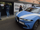 I sigilli posti dalla polizia di Varese sulla porta d'ingresso di una discoteca di via Orrigoni I sigilli posti dalla polizia di Varese sulla porta d'ingresso di una discoteca di via Orrigoni