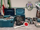 Gli arnesi da scasso sequestrati dalla polizia locale di Vergiate Gli arnesi da scasso sequestrati dalla polizia locale di Vergiate
