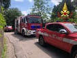 Le operazioni condotte dai vigili del fuoco di Varese in via Per Schianno Le operazioni condotte dai vigili del fuoco di Varese in via Per Schianno