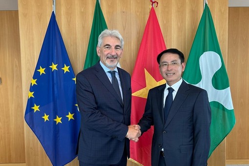 Cattaneo incontra delegazione di Hanoi: «Il Vietnam è un partner strategico e una delle economie più dinamiche dell'Asia»