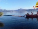 Cisterna perde gasolio nel Lago Maggiore, intervengono i vigili del fuoco Cisterna perde gasolio nel Lago Maggiore, intervengono i vigili del fuoco