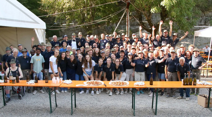 Un momento di festa degli alpini di Varese